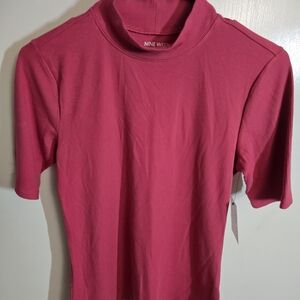 *NWT*Nine West Women's Fuchsia Ribbed Short Sleeve Top